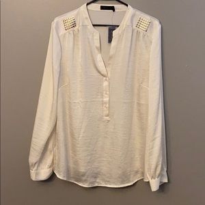 Ivory top with shoulder detail
